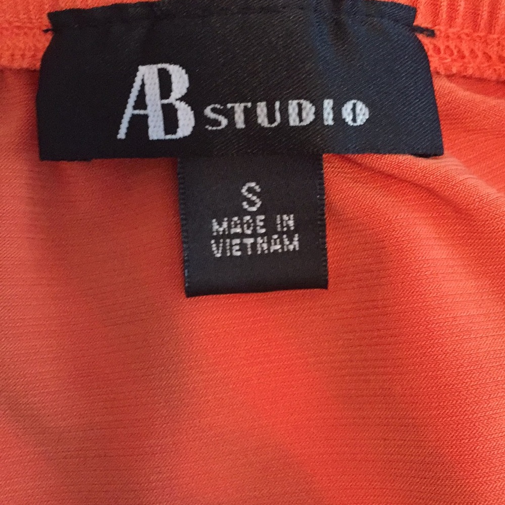 Halter top - Picture 3 of 3